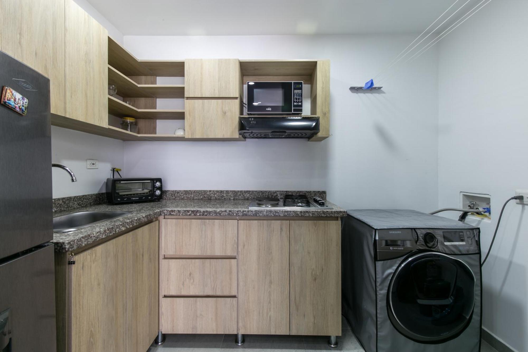 Apartamentos Borbon Suites Медельин Экстерьер фото