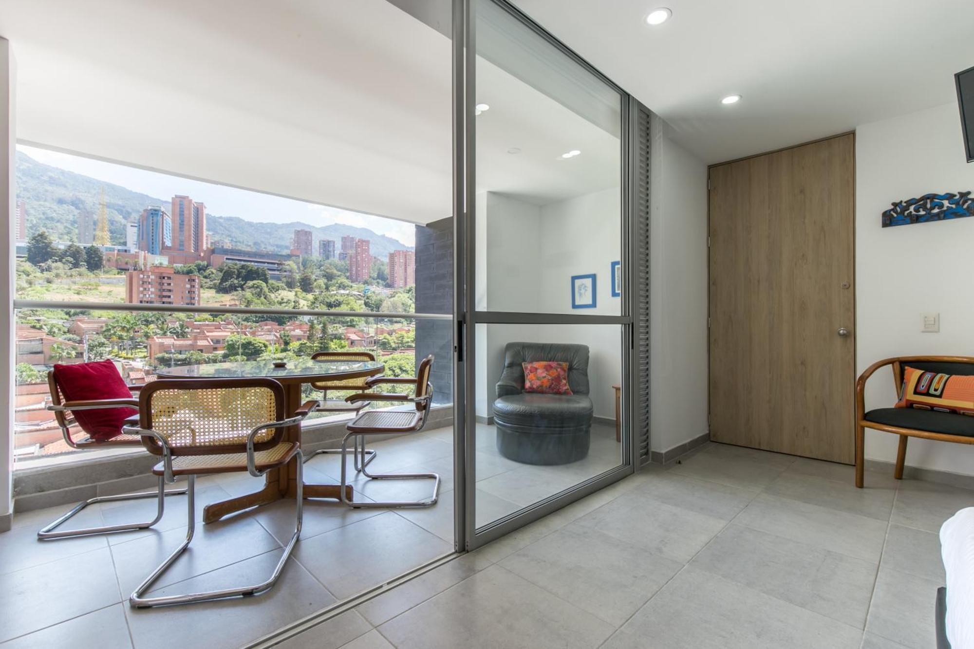 Apartamentos Borbon Suites Медельин Экстерьер фото
