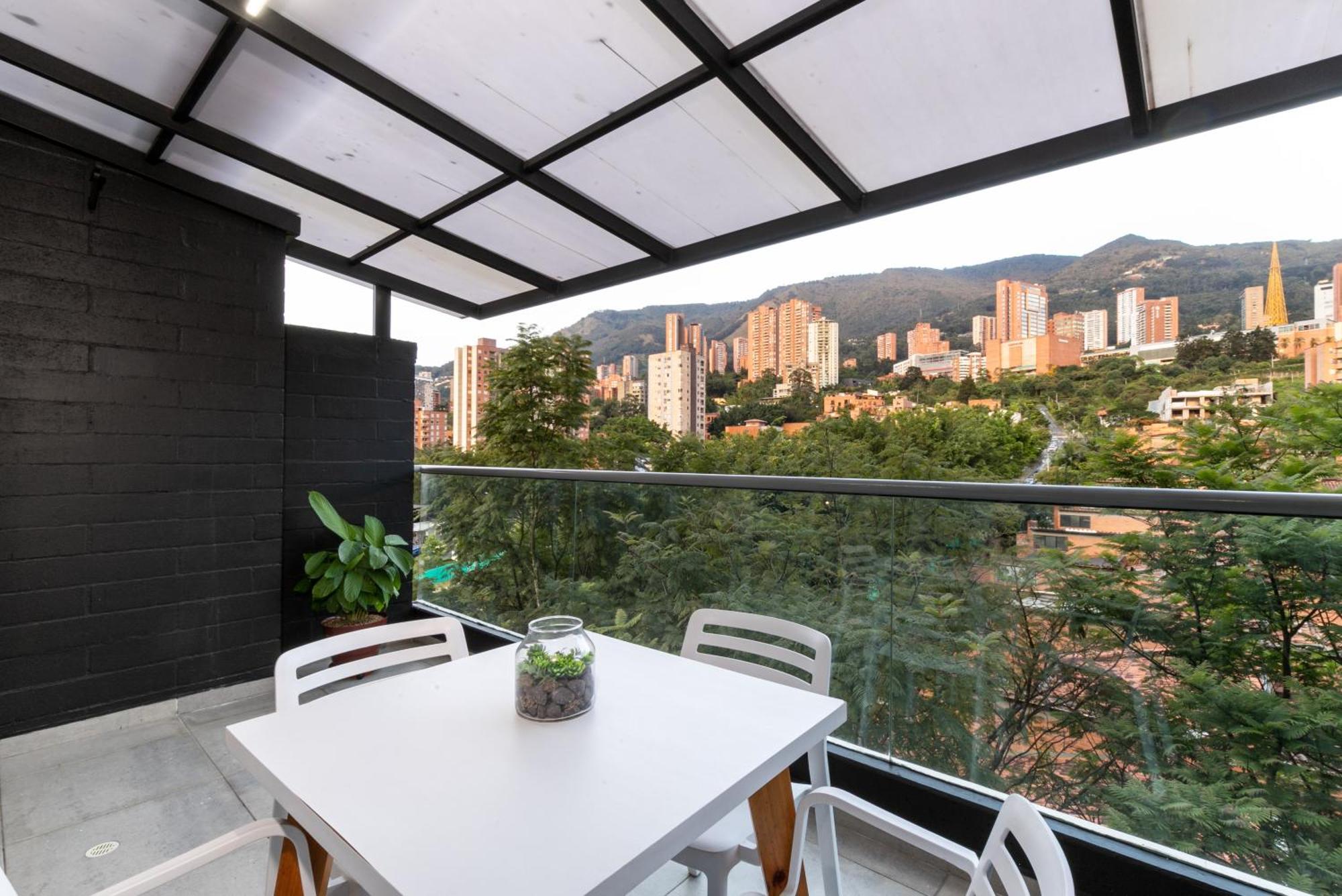 Apartamentos Borbon Suites Медельин Экстерьер фото