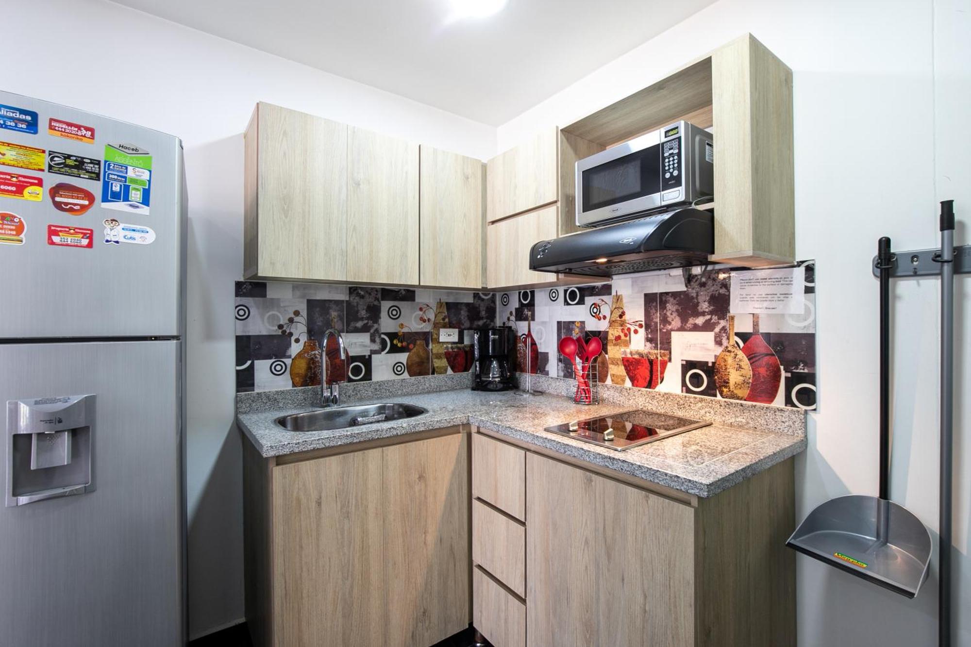 Apartamentos Borbon Suites Медельин Экстерьер фото