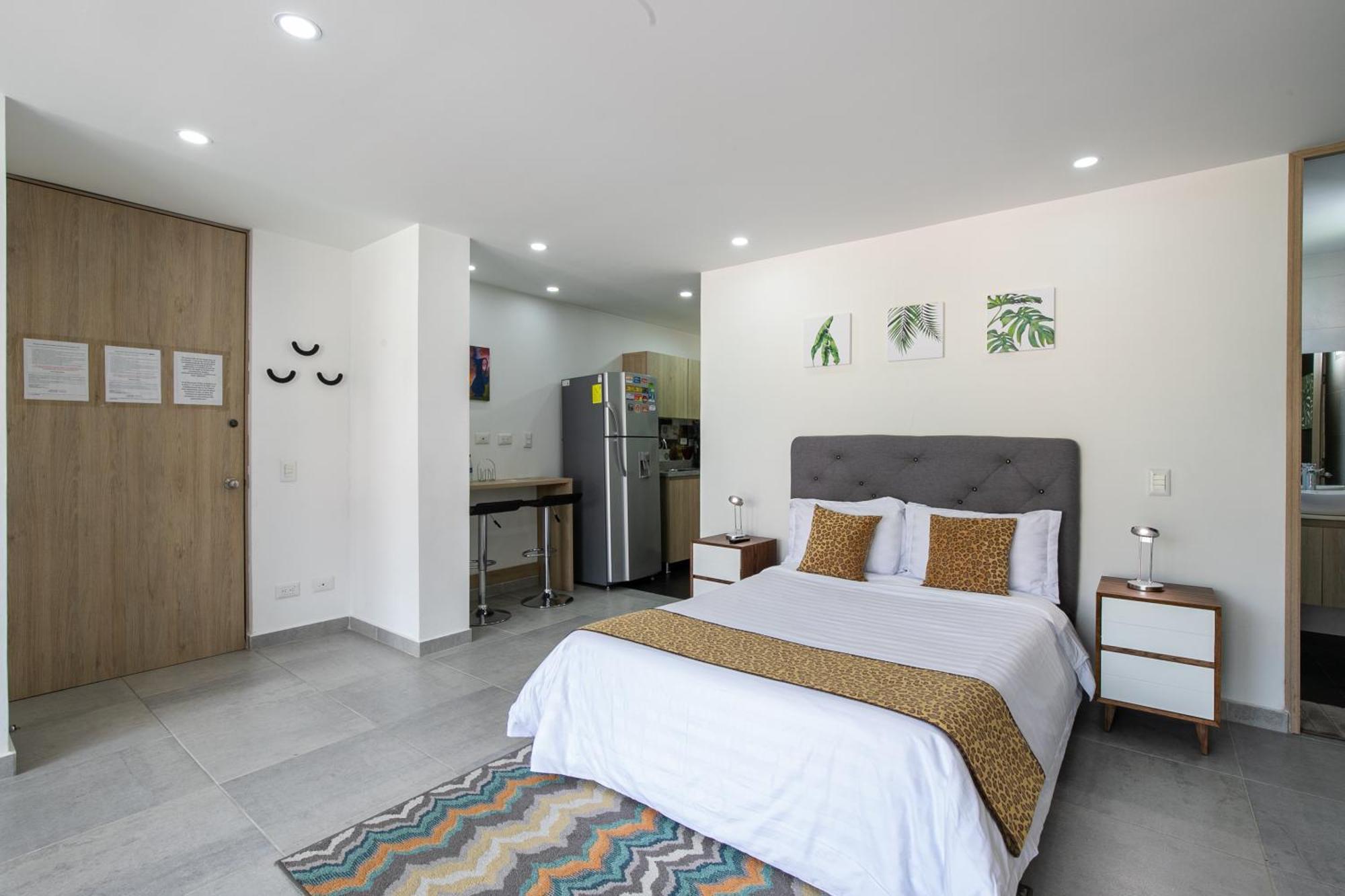Apartamentos Borbon Suites Медельин Экстерьер фото