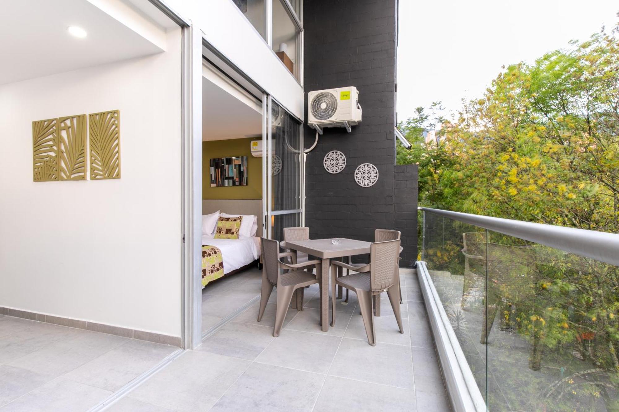 Apartamentos Borbon Suites Медельин Экстерьер фото