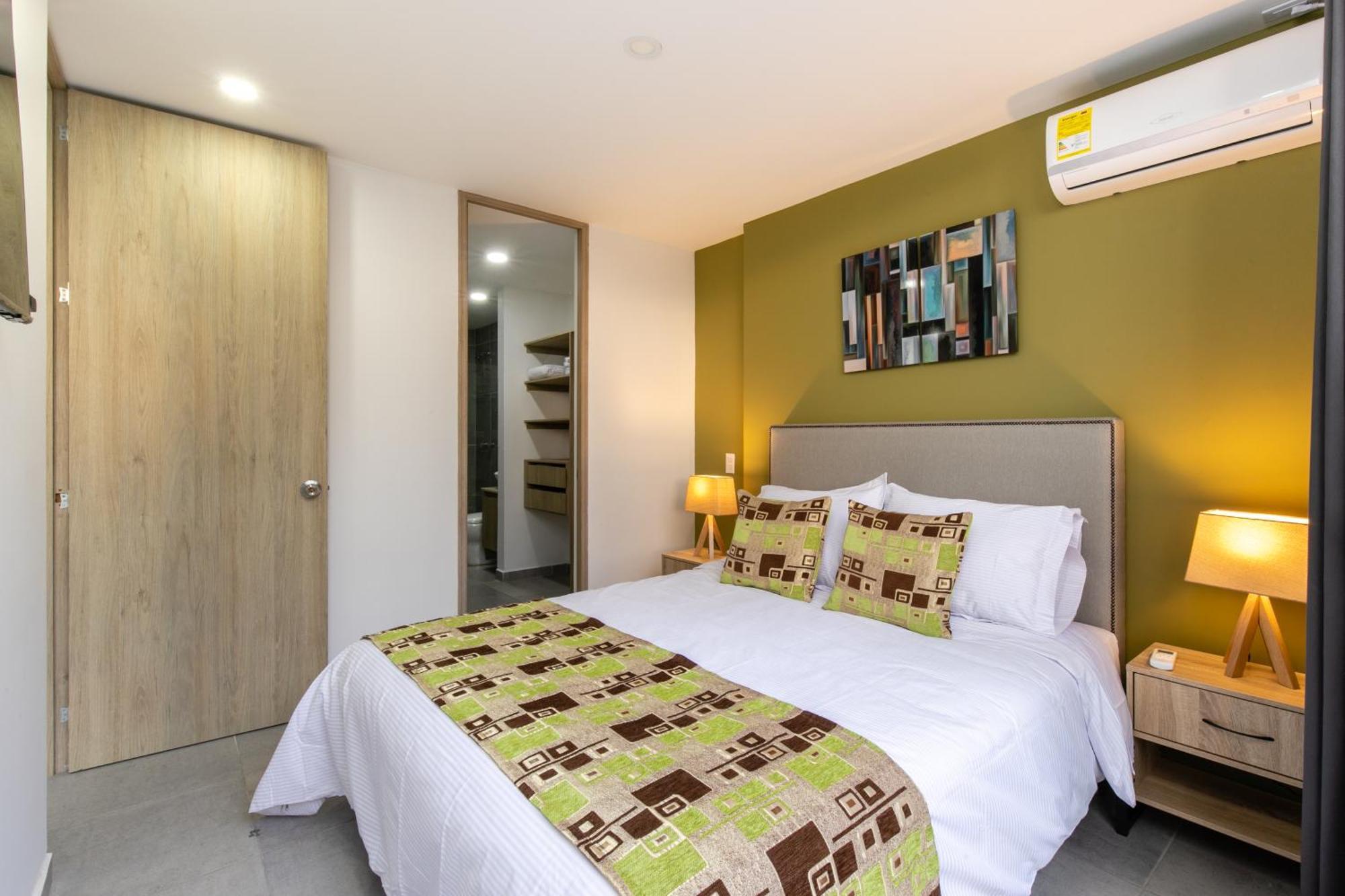 Apartamentos Borbon Suites Медельин Экстерьер фото