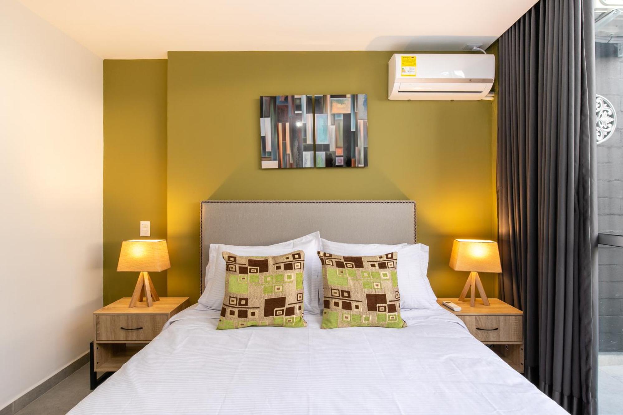 Apartamentos Borbon Suites Медельин Экстерьер фото