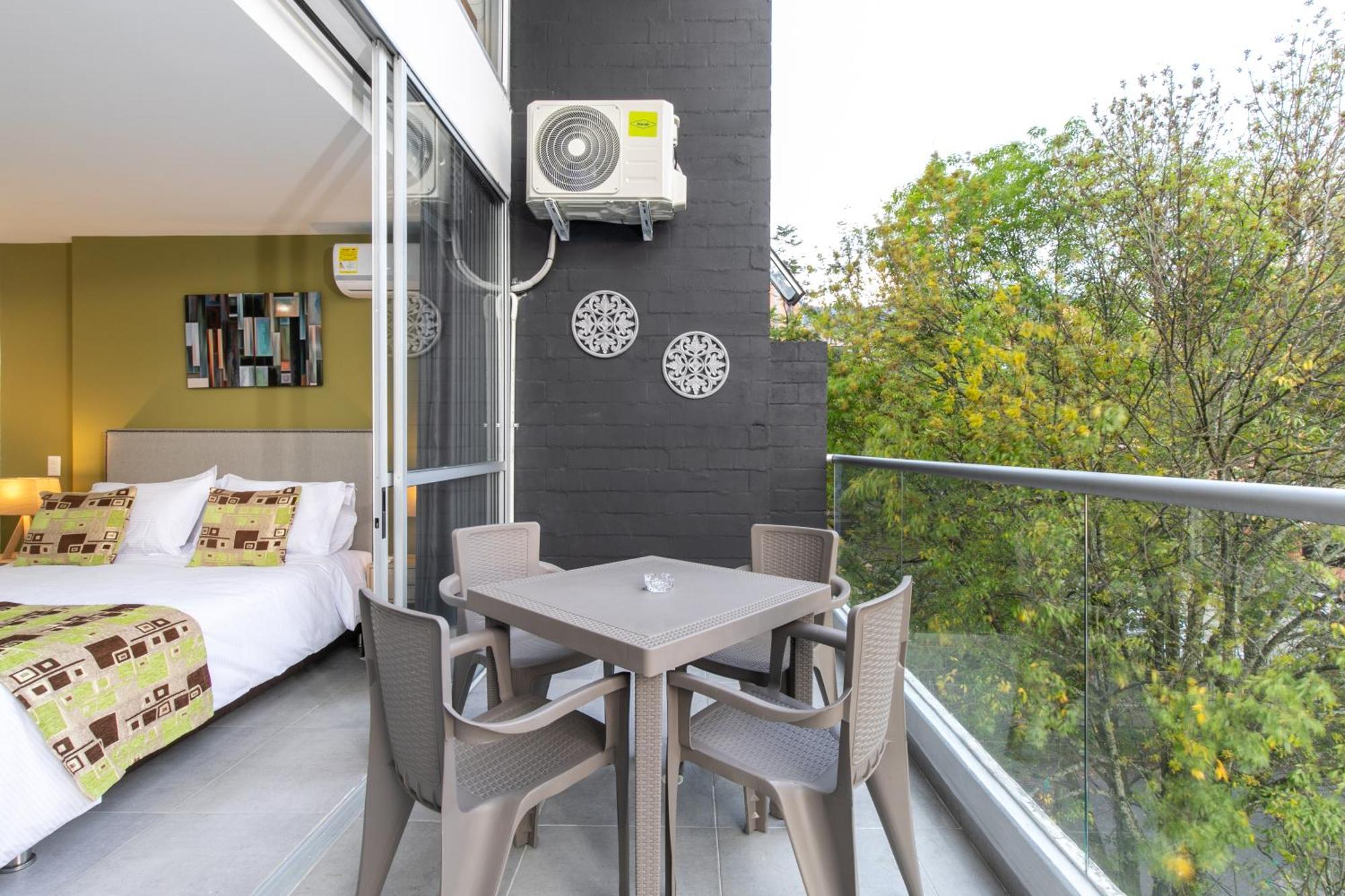 Apartamentos Borbon Suites Медельин Экстерьер фото